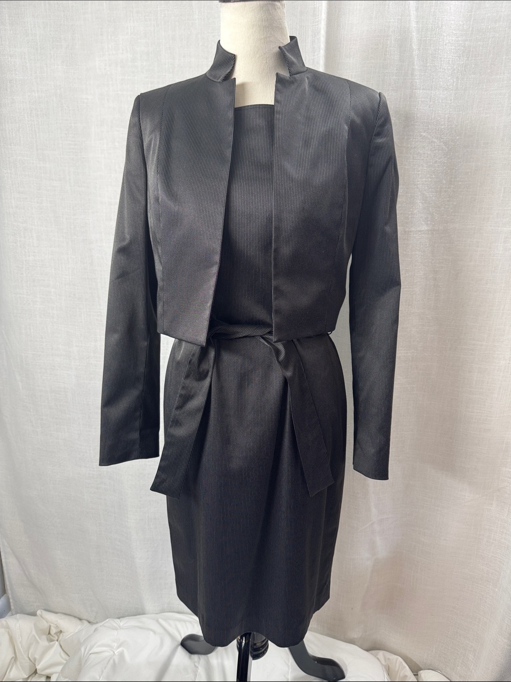 Anne Klein 2-Piece Dress Suit Set Cropped Bolero Jacket Sheath Dress Tie Belt